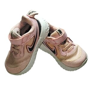 3/$25 Nike Revolution 5 Toddler Velcro Shoes Pink Size 4C Girls Sporty Sneakers